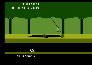 Pitfall! Atari 2600 gameplay screenshot - jungle surface world with running man