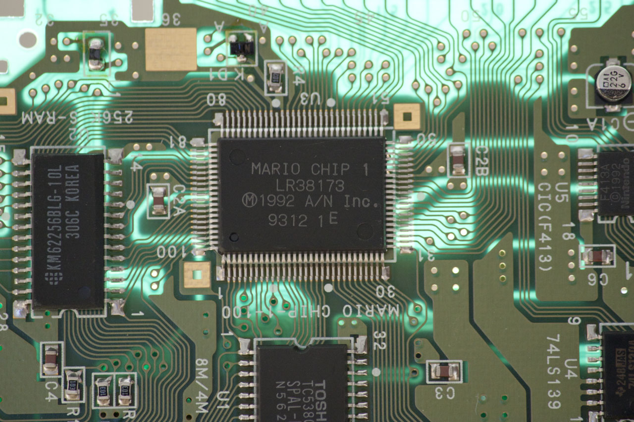 MARIO Chip 1 (Super FX GSU-1) inside PAL Starwing cartridge